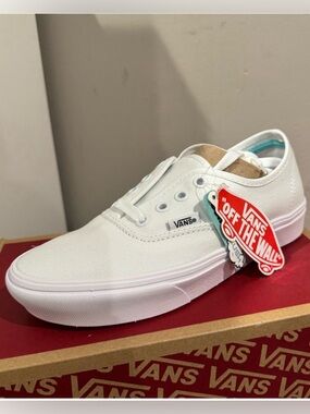 NWT Vans Cush on Classic White Shoes